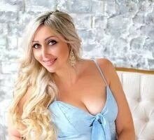Anna, 38