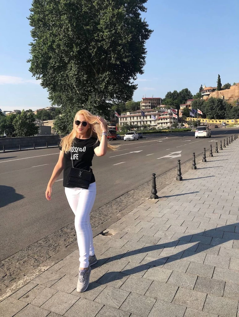 Olena Profile image 10