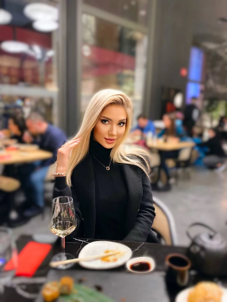 Anna Profile image 12