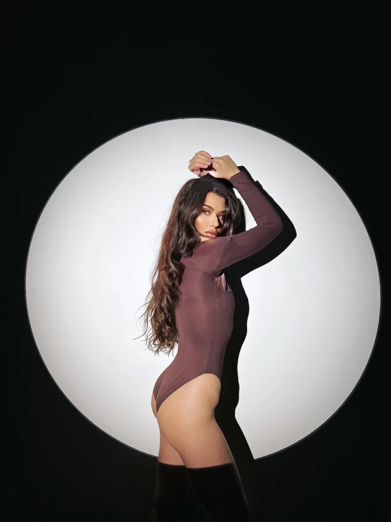 Alina Profile image 12