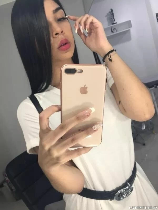 Laura Profile image 4