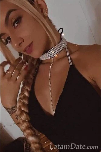 Viviana, 26