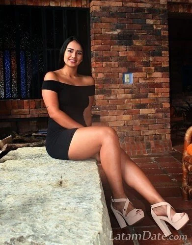 Marce, 25