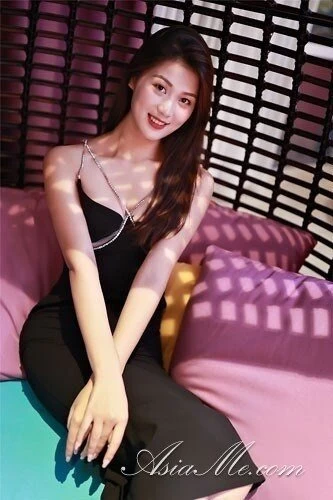 Gina, 22