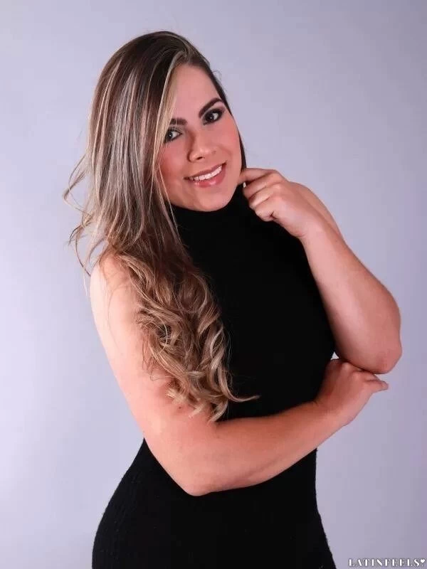 Sara, 27