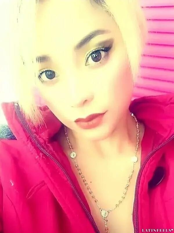 Claudia, 25