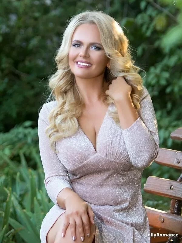 Oksana, 42