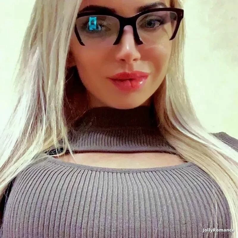 Yana Profile image 1