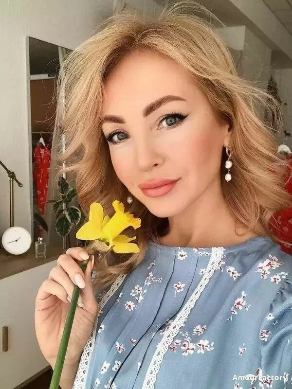 Natalia, 42