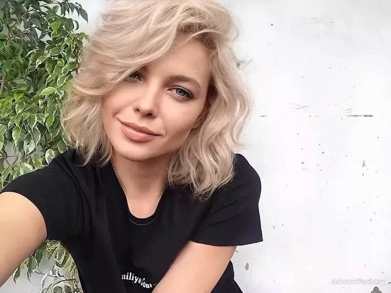 Lesia Profile image 2