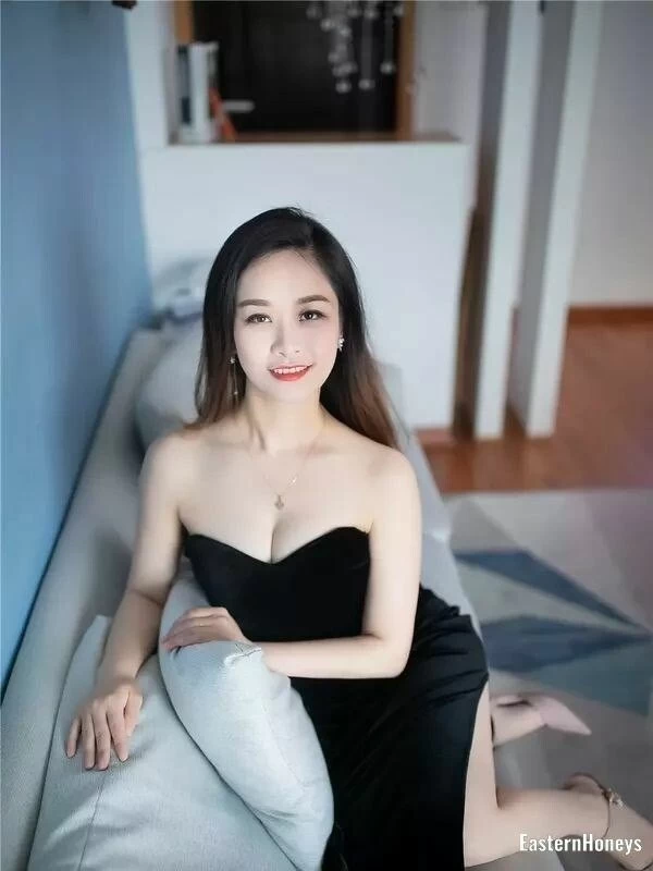 Nora, 31