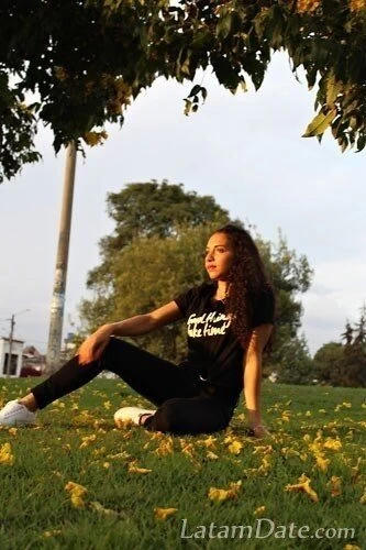 Ana, 25