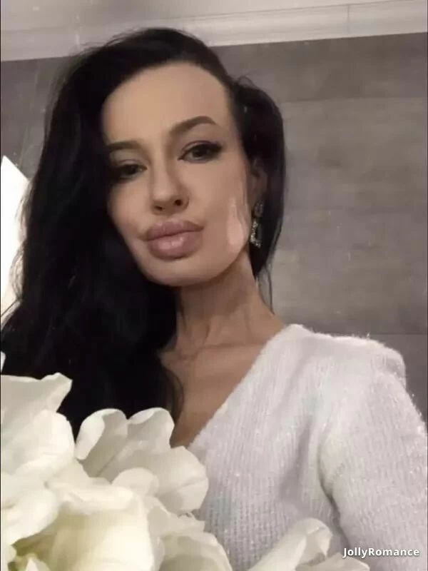 Zlata Profile image 2