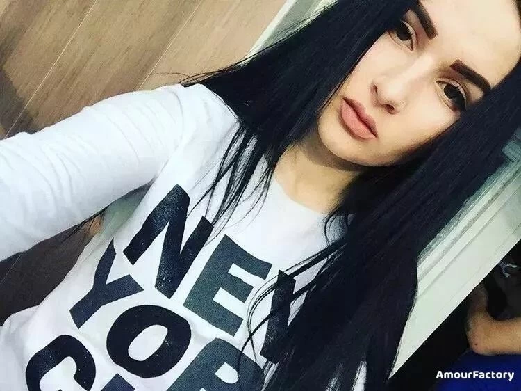 Inna, 24